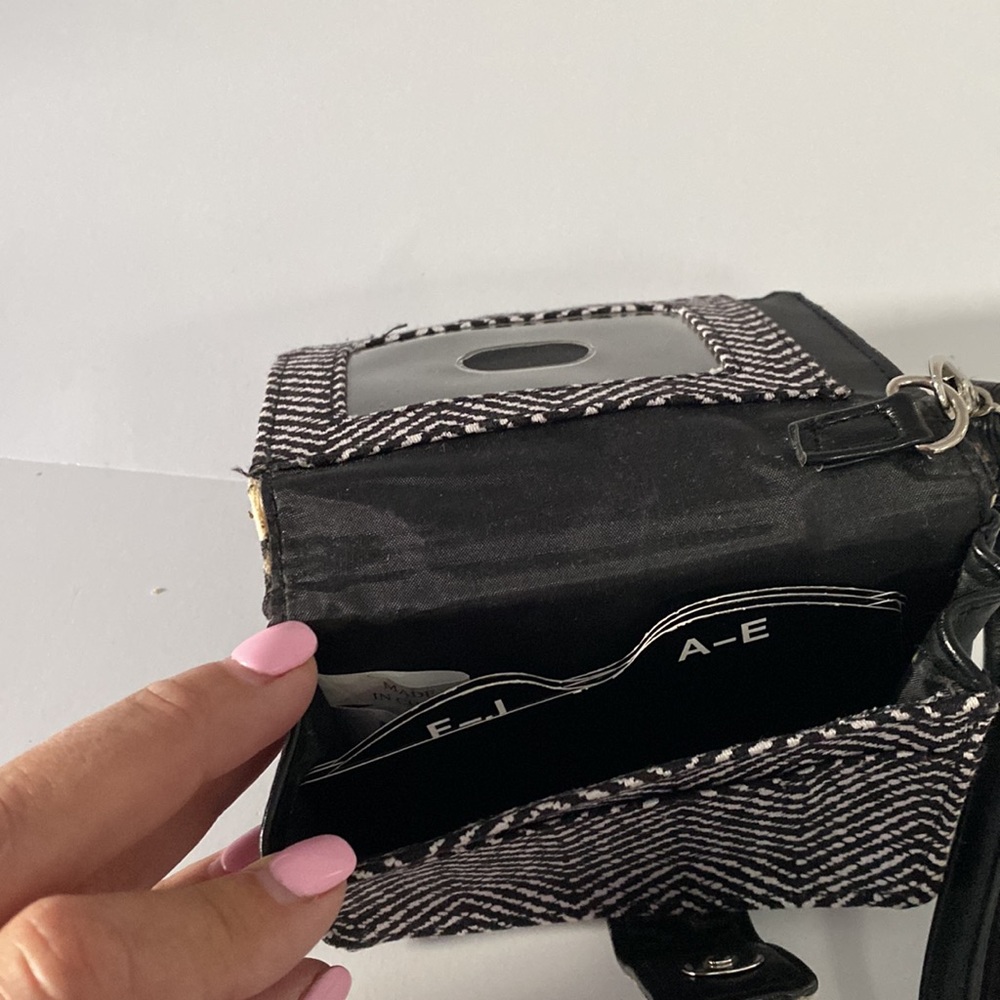 Thirty-One Wallet - Picture 4 of 4